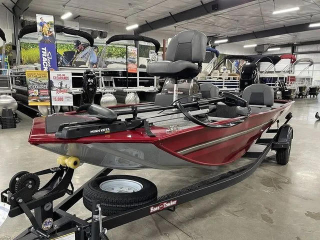 Slide: The Image of Tracker Bass Tracker Classic XL 2024 - 10