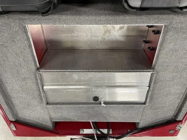 Slide: The Image of Tracker Bass Tracker Classic XL 2024 - 18