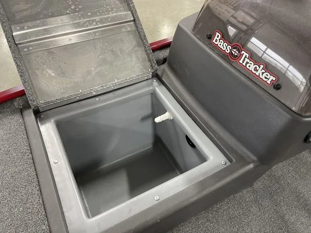 Slide: The Image of Tracker Bass Tracker Classic XL 2024 - 19