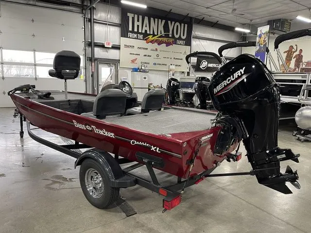 Slide: The Image of Tracker Bass Tracker Classic XL 2024 - 6