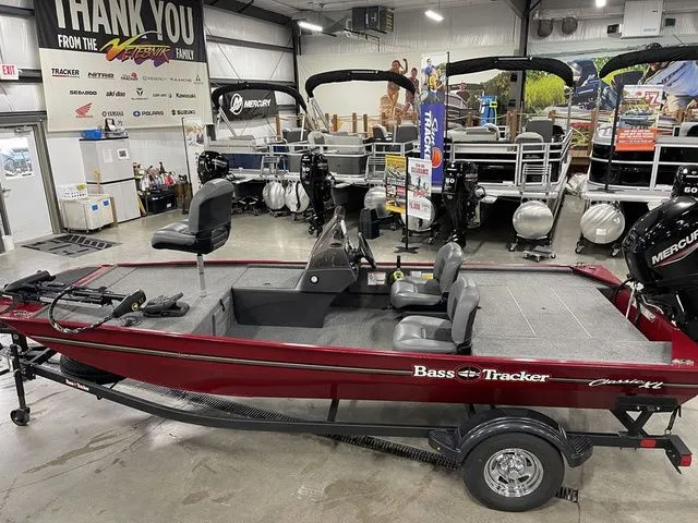 Slide: The Image of Tracker Bass Tracker Classic XL 2024 - 9