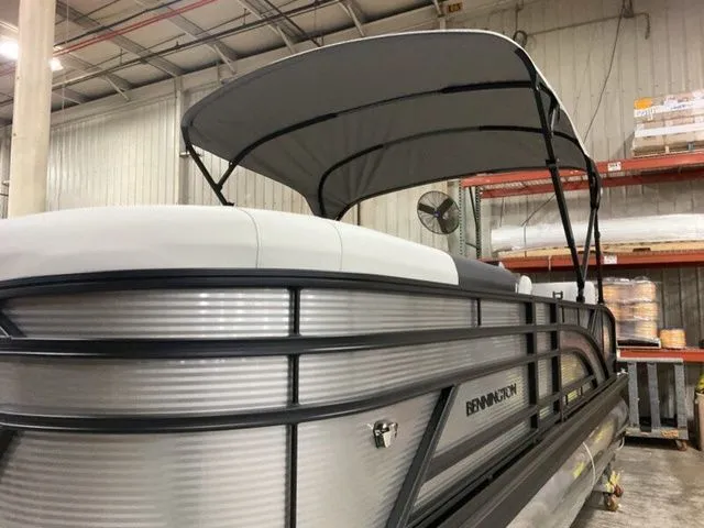 Slide: The Image of Bennington S Swingback 22 SSB Tritoon 2026 - 10