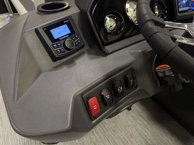 Slide: The Image of Bennington S-One Fish 22 SS Tritoon 2026 - 21