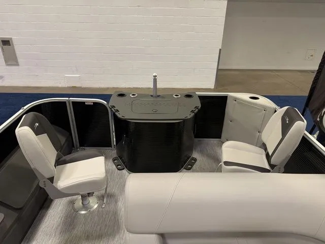 Slide: The Image of Bennington S-One Fish 22 SS Tritoon 2026 - 24