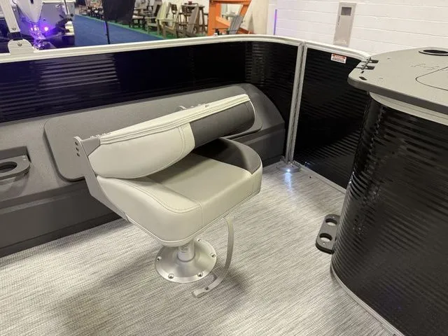 Slide: The Image of Bennington S-One Fish 22 SS Tritoon 2026 - 26