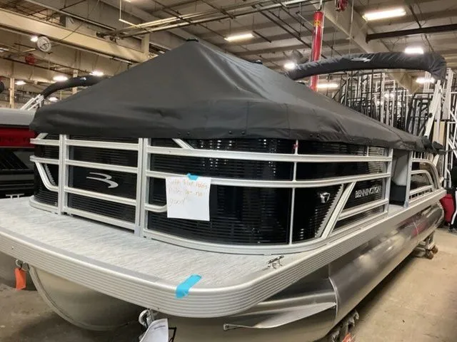 Slide: The Image of Bennington S-One Fish 22 SS Tritoon 2026 - 3