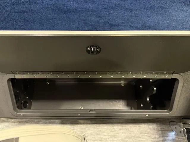 Slide: The Image of Bennington S-One Fish 22 SS Tritoon 2026 - 30