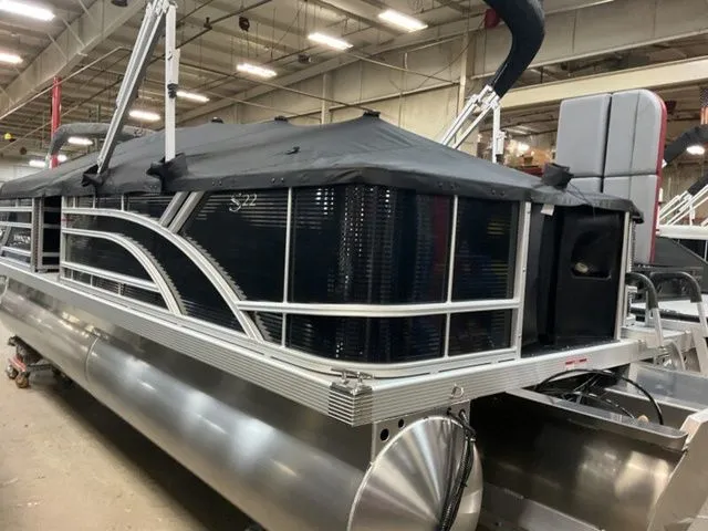 Slide: The Image of Bennington S-One Fish 22 SS Tritoon 2026 - 5