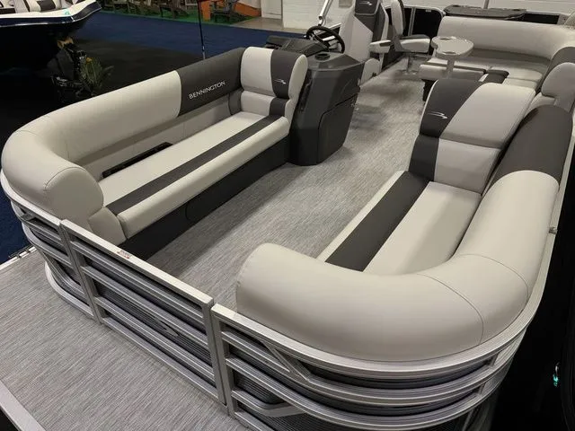 Slide: The Image of Bennington S-One Fish 22 SS Tritoon 2026 - 7