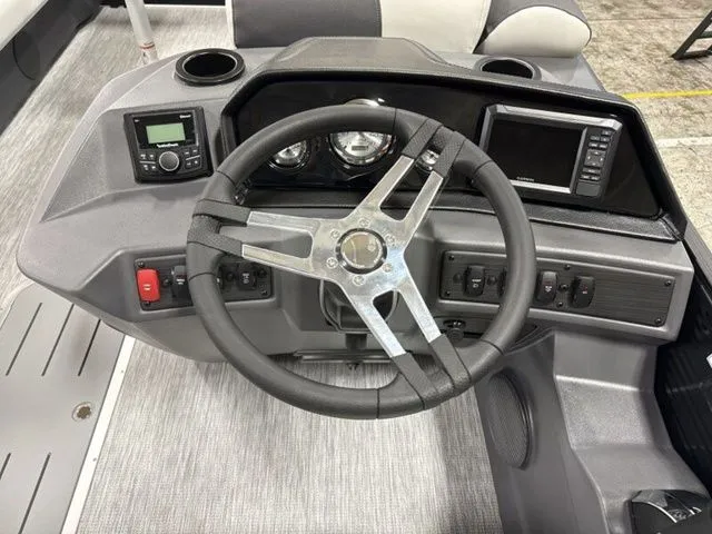 Slide: The Image of Bennington S Quad Bench 22 SSR Tritoon 2026 - 13