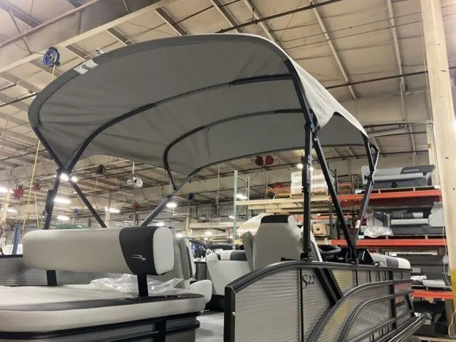 Slide: The Image of Bennington S-One Swingback 22 SSB Tritoon 2026 - 11