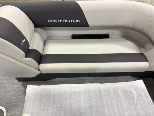 Slide: The Image of Bennington S Swingback 22 SSB Tritoon 2026 - 12