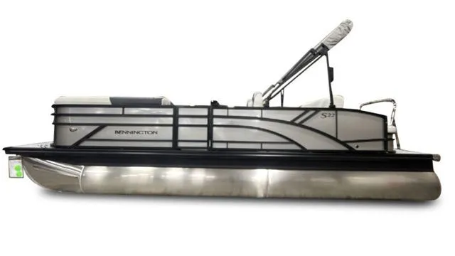 Slide: The Image of Bennington S Swingback 22 SSB Tritoon 2026 - 5