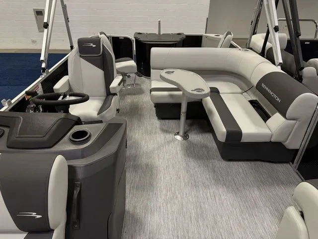 Slide: The Image of Bennington S-One Fish 22 SS Tritoon 2026 - 12