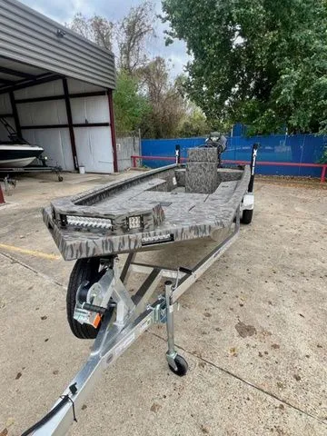 Slide: The Image of Xpress Surface Drive Bayou180cc 2026 - 3