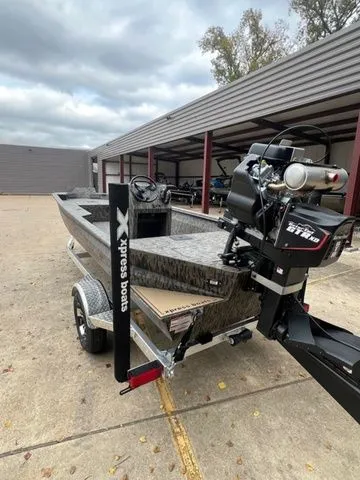 Slide: The Image of Xpress Surface Drive Bayou180cc 2026 - 5