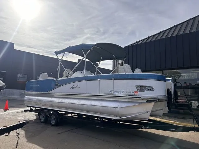 The Image of Avalon Catalina Quad Lounge 25' 2020 - 1