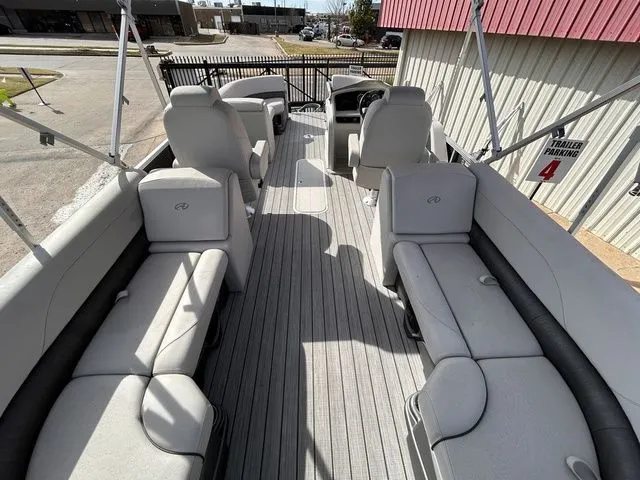 Slide: The Image of Avalon LSZ Quad Lounger 2485 2021 - 15