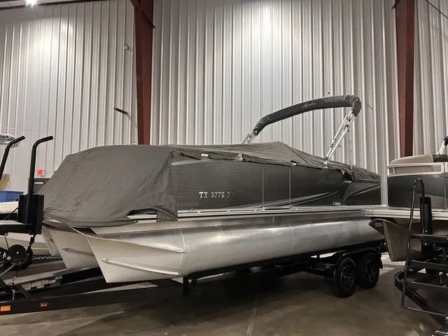 Slide: The Image of Avalon LSZ Quad Lounger 2485 2021 - 22