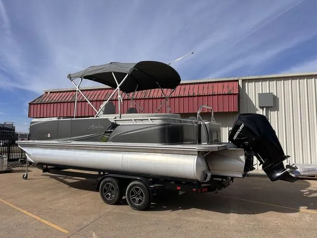 Slide: The Image of Avalon LSZ Quad Lounger 24 FT 2021 - 3