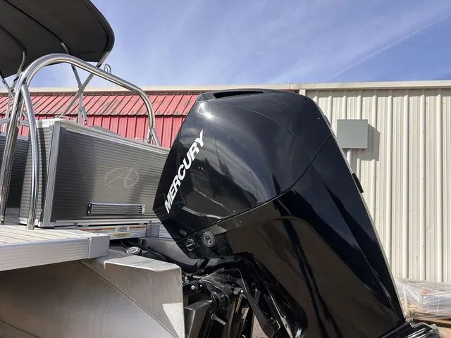 Slide: The Image of Avalon LSZ Quad Lounger 24 FT 2021 - 4