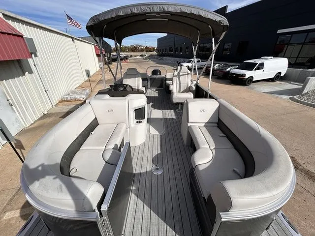 Slide: The Image of Avalon LSZ Quad Lounger 24 FT 2021 - 8