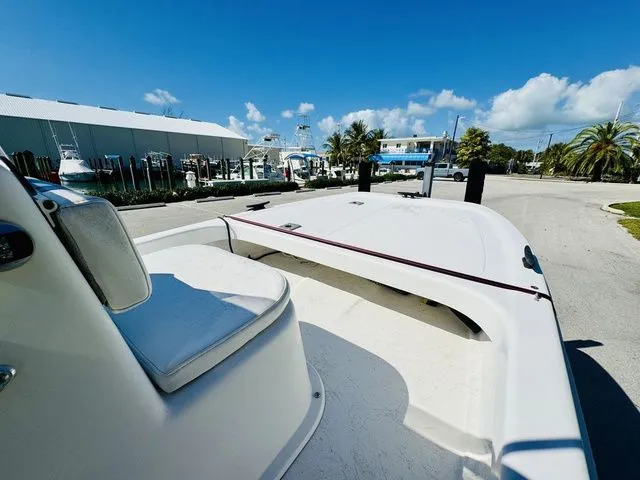 Slide: The Image of Twin Vee 17 CC 2014 - 12