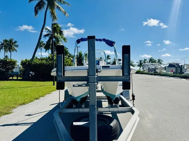 Slide: The Image of Twin Vee 17 CC 2014 - 16