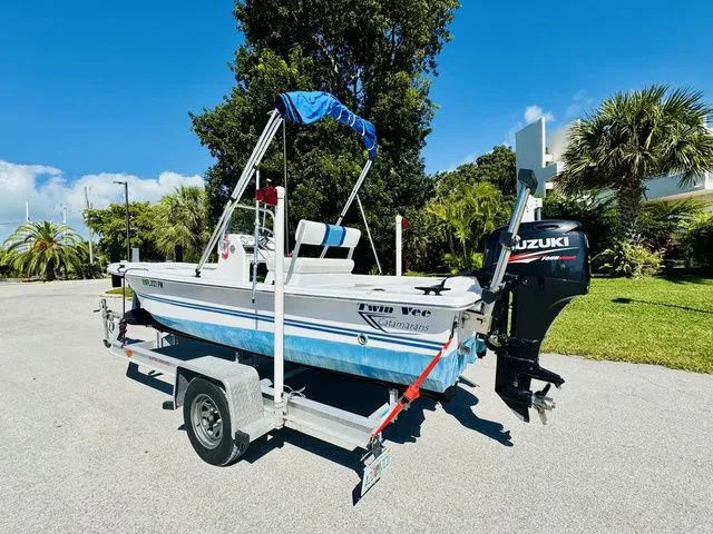 Slide: The Image of Twin Vee 17 CC 2014 - 3