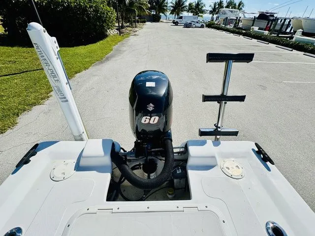 Slide: The Image of Twin Vee 17 CC 2014 - 5