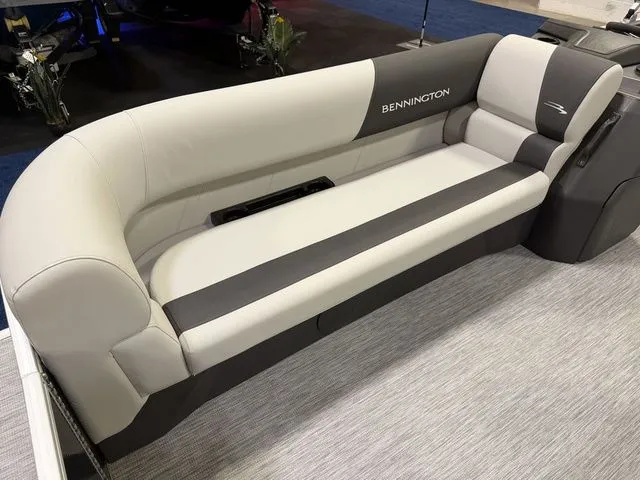 Slide: The Image of Bennington S-One Fish 22 SS Tritoon 2026 - 10