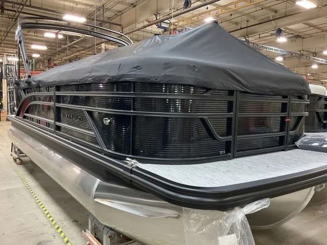 Slide: The Image of Bennington S Quad Bench 22 SSR Tritoon 2026 - 18