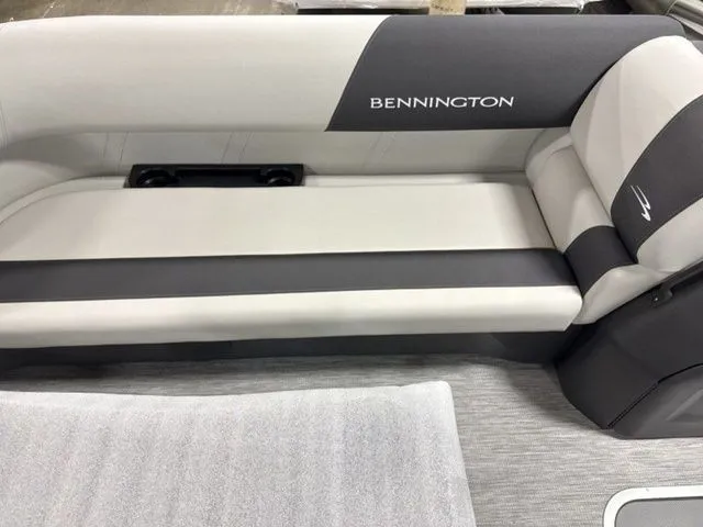 Slide: The Image of Bennington S Swingback 22 SSB Tritoon 2026 - 11