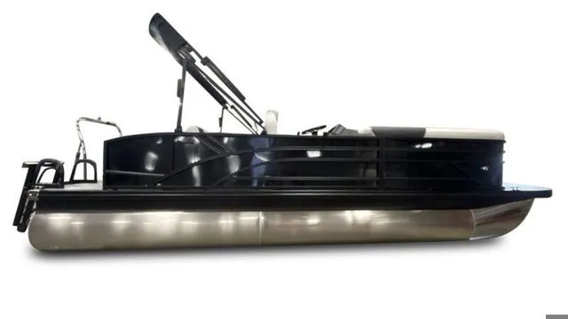 Slide: The Image of Bennington S Swingback 22 SSB Tritoon 2026 - 5