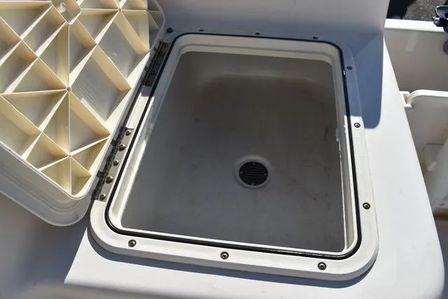 Slide: The Image of Cobia 194 Center Console 2007 - 29