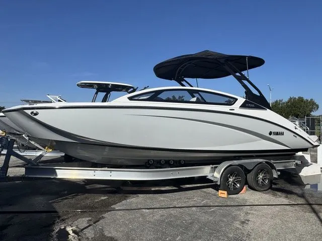 The Image of Yamaha 275SE 2025 - 1