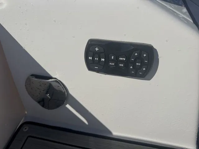 Slide: The Image of Yamaha 275SE 2025 - 4