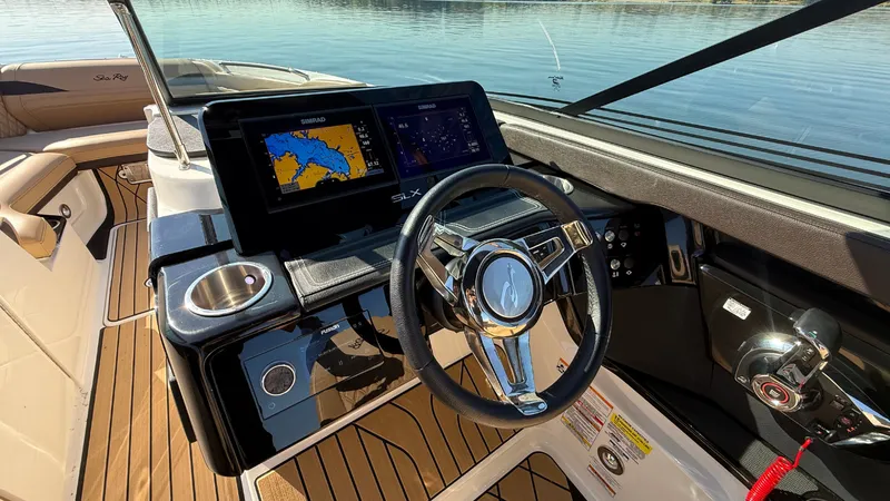 Slide: The Image of Sea Ray 260 SLX OUTBOARD 2023 - 21