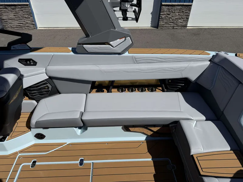 Slide: The Image of Nautique G25 2026 - 12