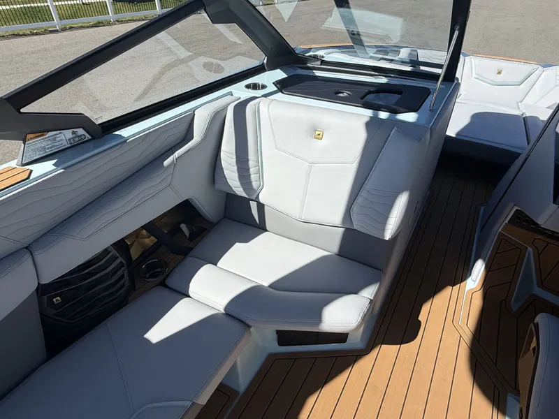 Slide: The Image of Nautique G25 2026 - 15