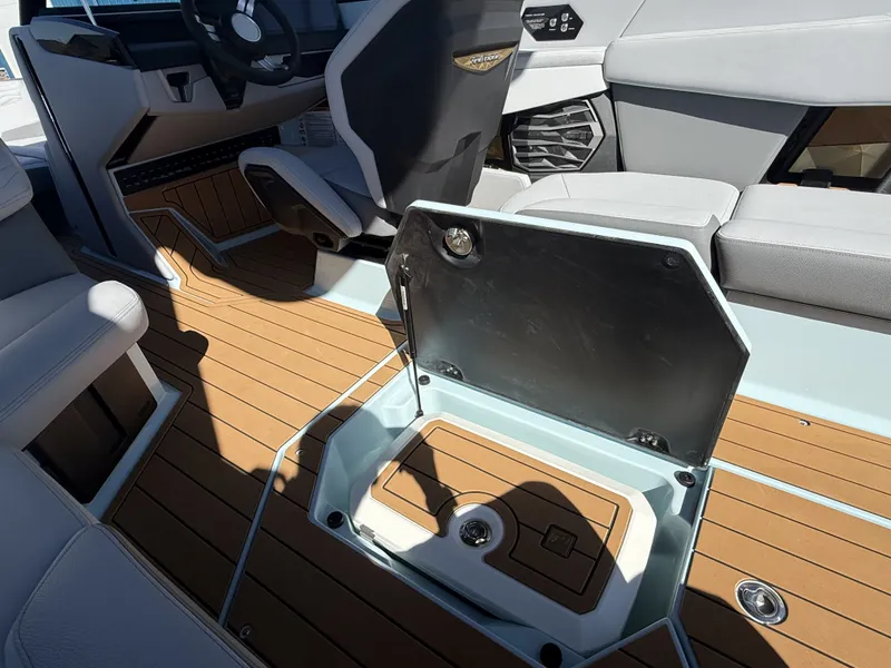 Slide: The Image of Nautique G25 2026 - 24