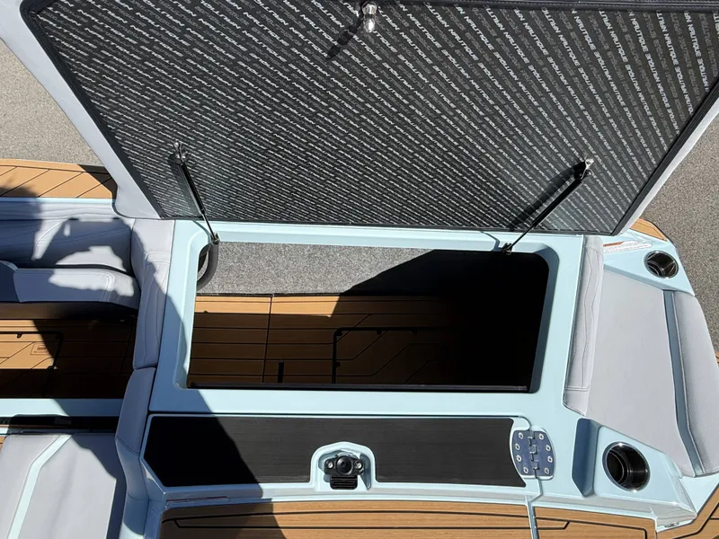 Slide: The Image of Nautique G25 2026 - 25