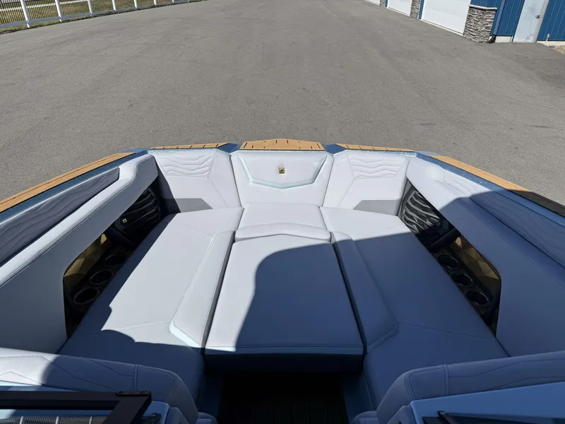 Slide: The Image of Nautique G25 2026 - 27