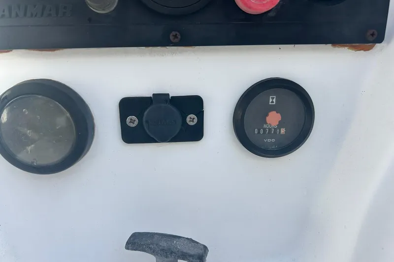 Slide: The Image of Control panel of 2003 Beneteau Oceanis 42CC sailboat with hour meter display. - 72