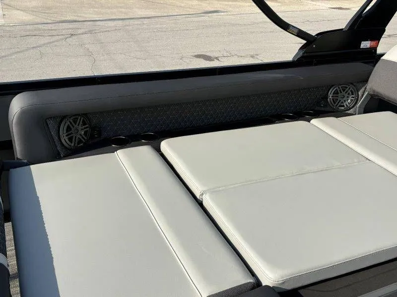 Slide: The Image of Viaggio Lago Z24D 2026 - 92