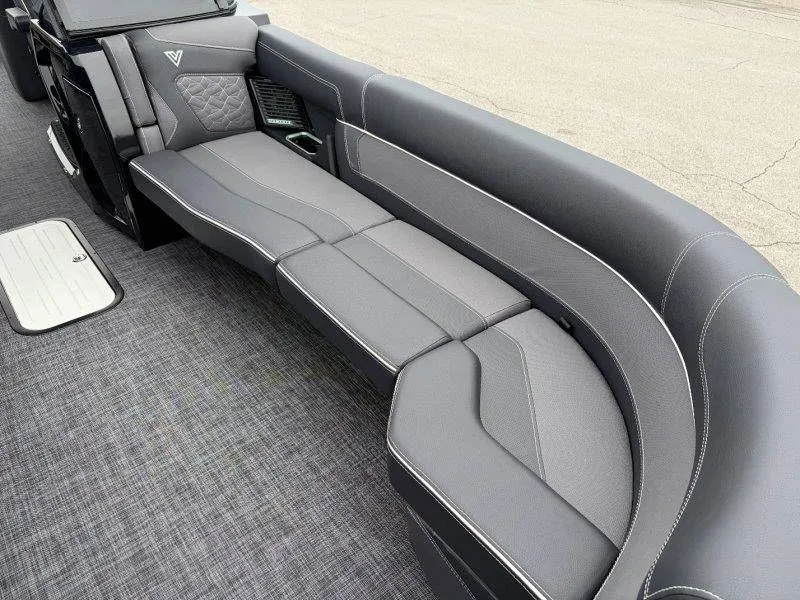 Slide: The Image of Viaggio Diamante D26U 2026 - 30