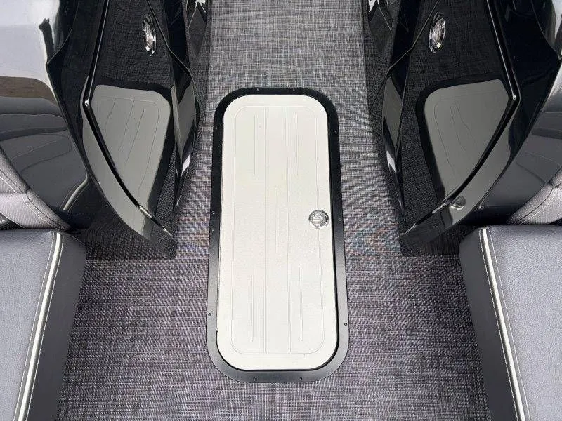 Slide: The Image of Viaggio Diamante D26U 2026 - 31