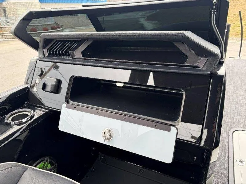 Slide: The Image of Viaggio Diamante D26U 2026 - 60