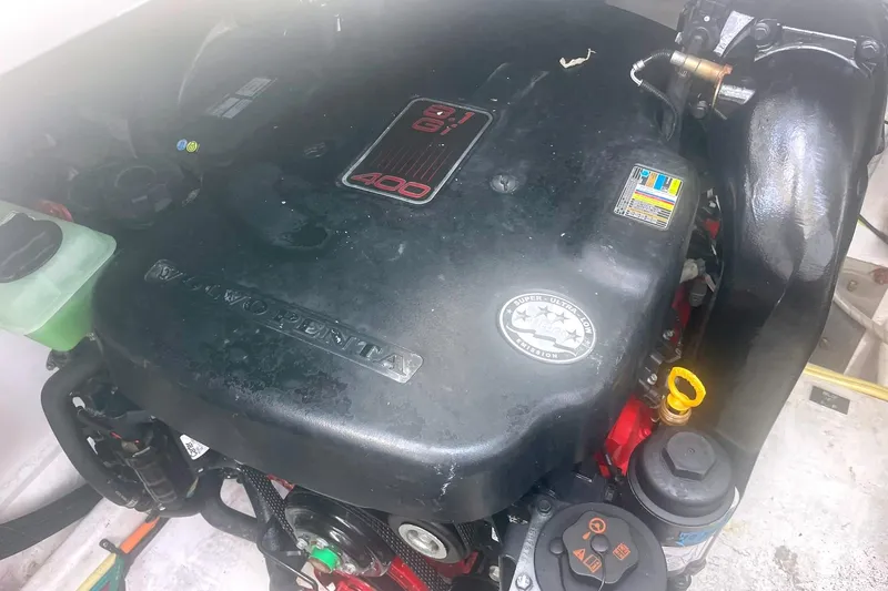 Slide: The Image of Cruisers Yachts 380 Express 2014 - 11