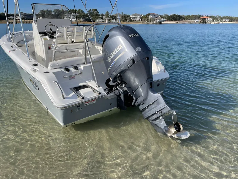 Slide: The Image of Sea Hunt Ultra 196 2016 - 13